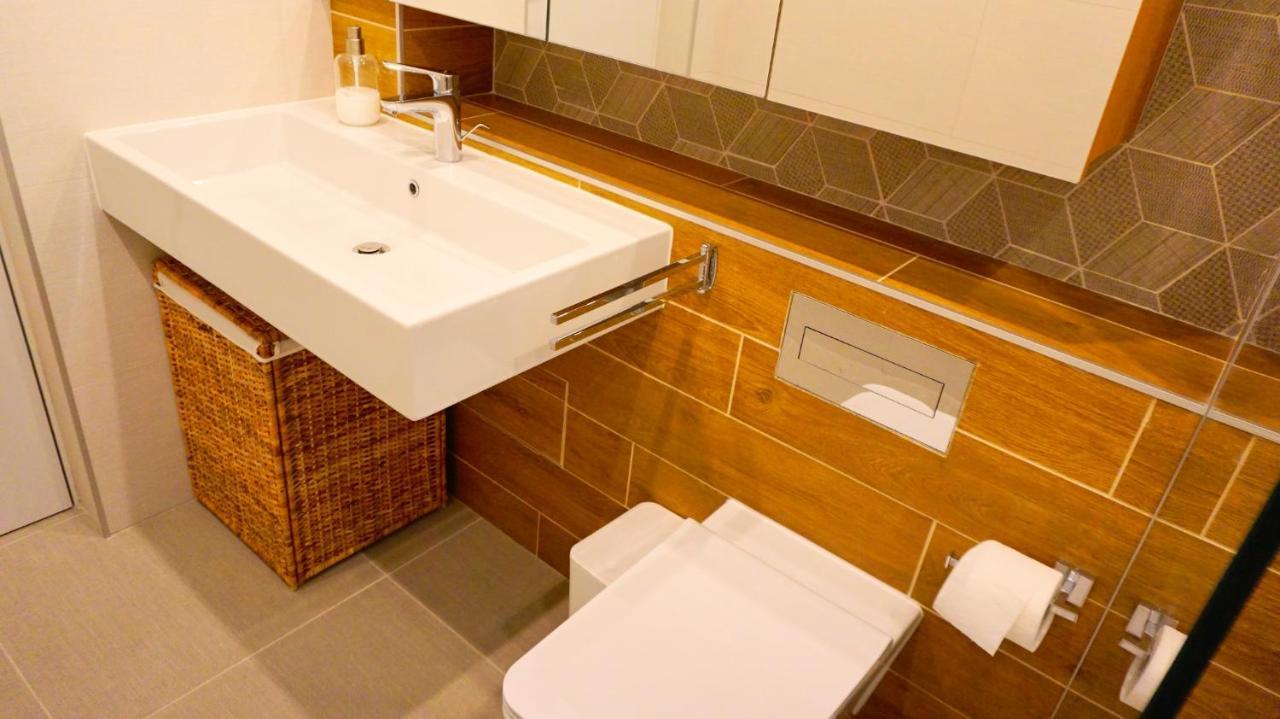 Апартамент Жасмин С Частен Гараж - Jasmin Apartment With Private Garage Varna Bagian luar foto